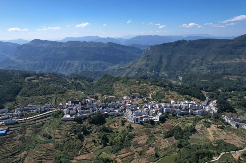  忠信：山脊上的小镇 